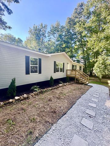 601 Foxwood Dr, Crossville, TN 38571