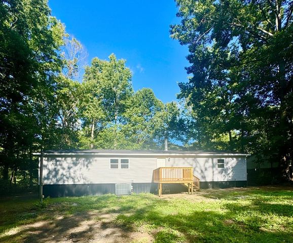 601 Foxwood Dr, Crossville, TN 38571