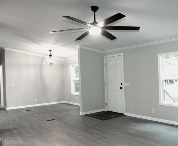 601 Foxwood Dr, Crossville, TN 38571