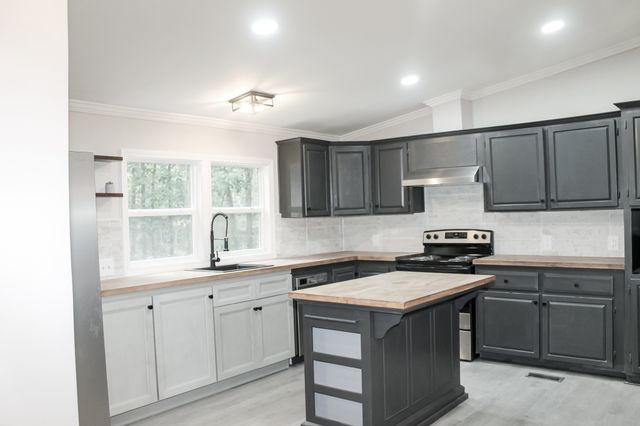 601 Foxwood Dr, Crossville, TN 38571