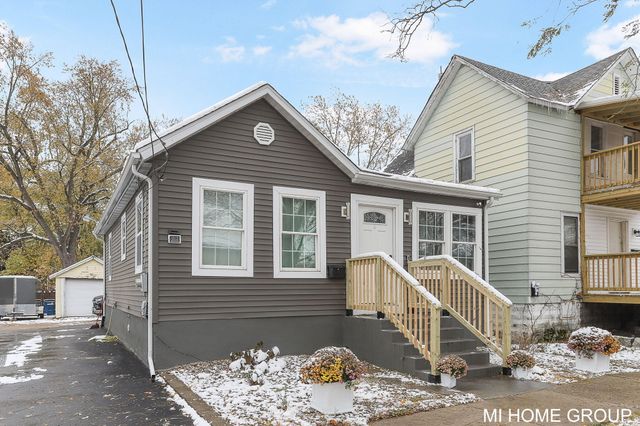 1212 Princeton Avenue, Kalamazoo, MI 49007