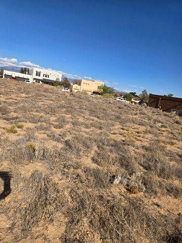 709 7th Street NE, Rio Rancho, NM 87124