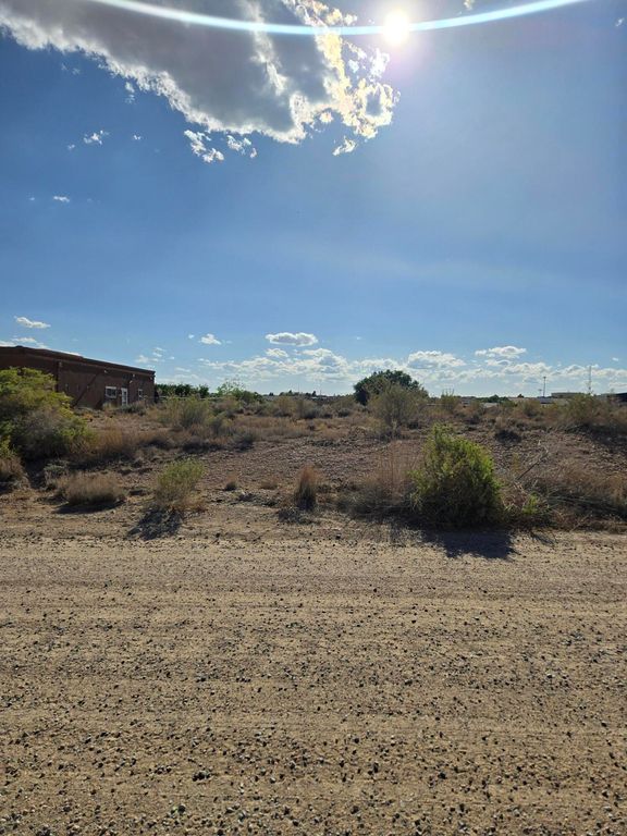 709 7th Street NE, Rio Rancho, NM 87124