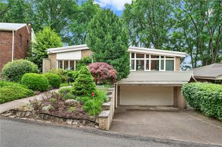 6660 Landview Rd, Squirrel Hill, PA 15217