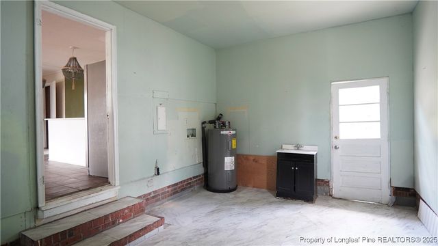 5948 Lexington Drive, Hope Mills, NC 28348