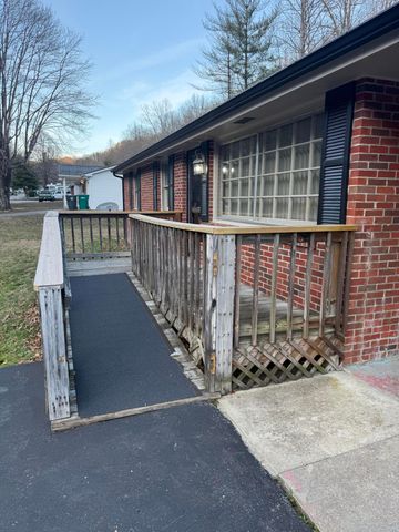 500 Pleasant Valley Road, Morehead, KY 40351