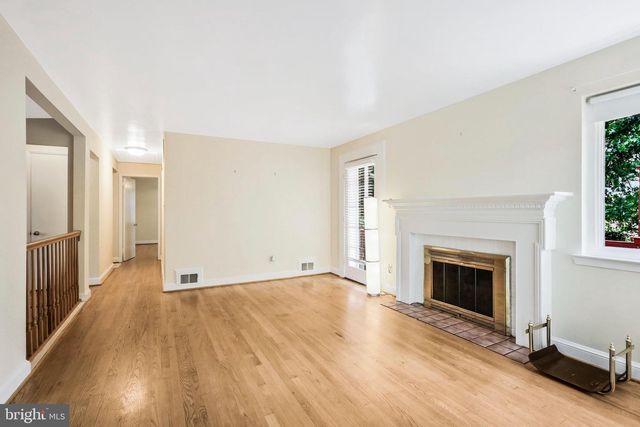 7030 DONNA CIR, Annandale, VA 22003