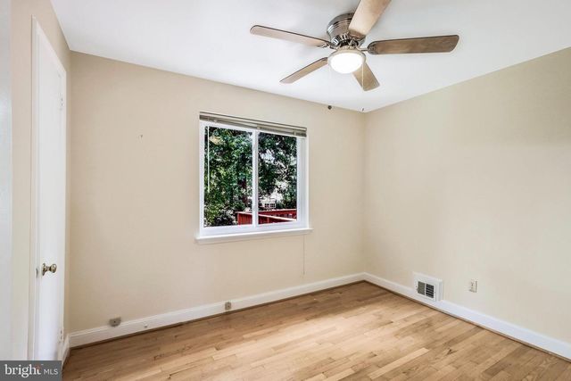 7030 DONNA CIR, Annandale, VA 22003