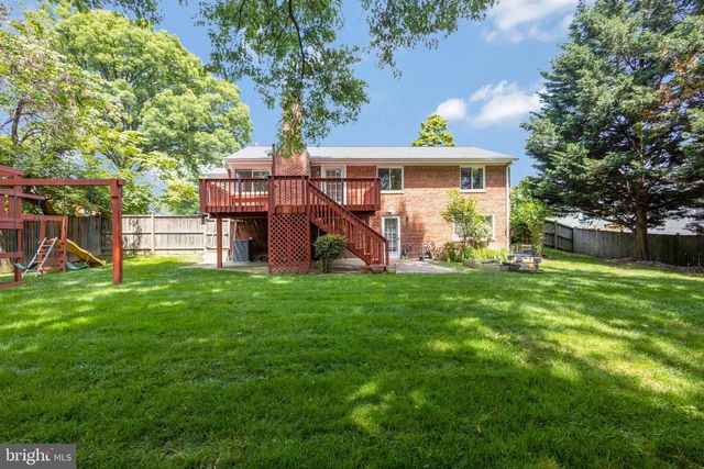 7030 DONNA CIR, Annandale, VA 22003