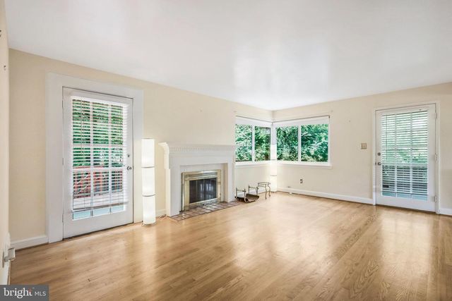 7030 DONNA CIR, Annandale, VA 22003