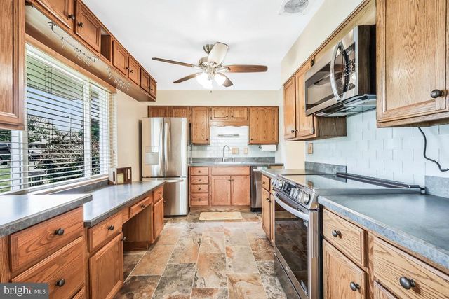 7030 DONNA CIR, Annandale, VA 22003