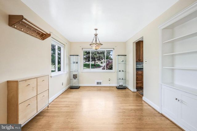 7030 DONNA CIR, Annandale, VA 22003