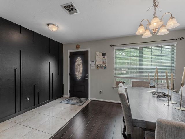 1418 Stonehedge Bend Drive, Houston, TX 77073