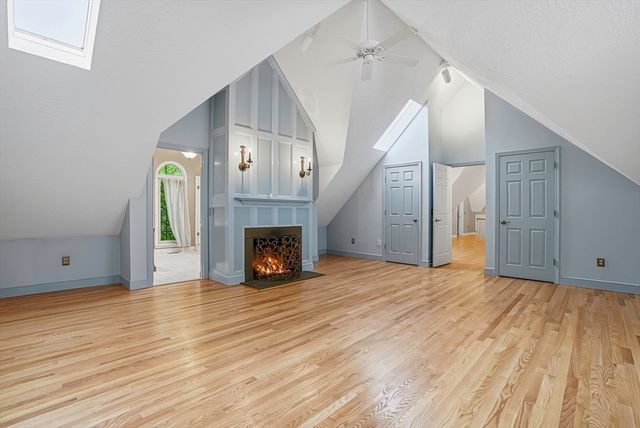179 South St, Upton, MA 01568
