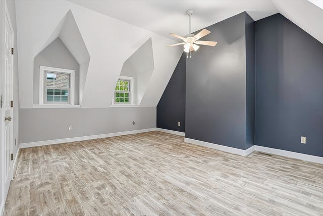 179 South St, Upton, MA 01568