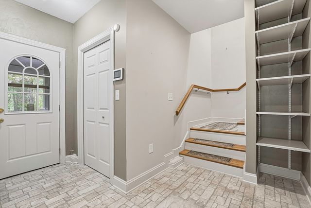 179 South St, Upton, MA 01568