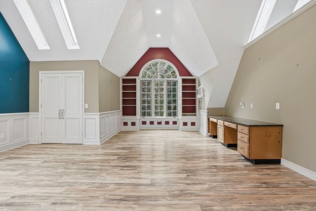 179 South St, Upton, MA 01568