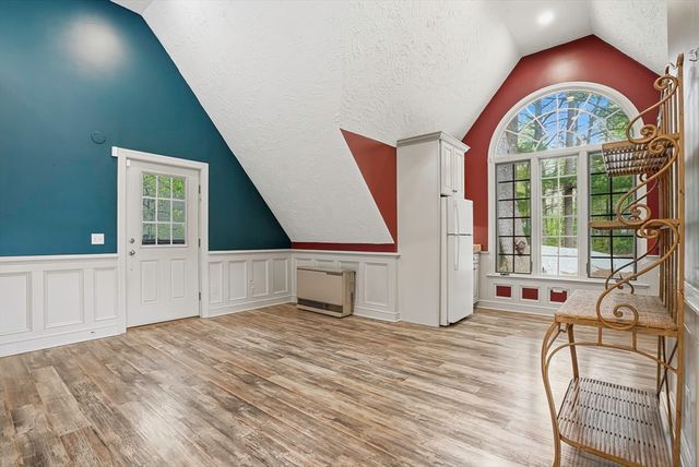 179 South St, Upton, MA 01568