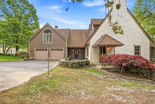 179 South St, Upton, MA 01568