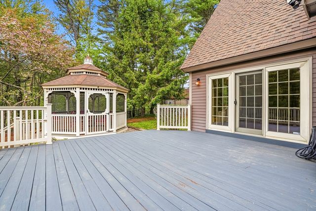 179 South St, Upton, MA 01568