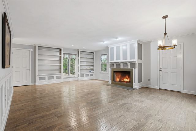 179 South St, Upton, MA 01568