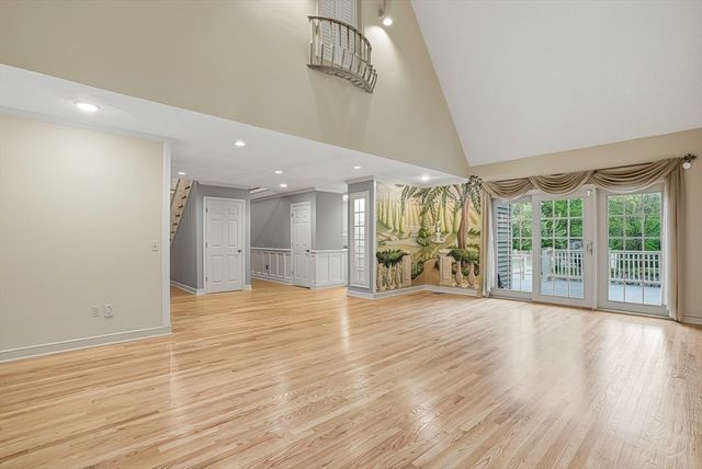 179 South St, Upton, MA 01568