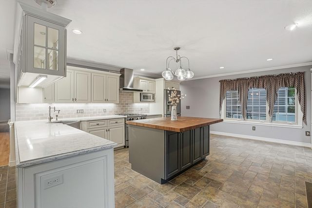179 South St, Upton, MA 01568