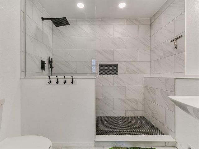 6112 Shaftsbury Road, Oklahoma City, OK 73132