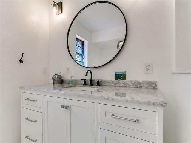 6112 Shaftsbury Road, Oklahoma City, OK 73132