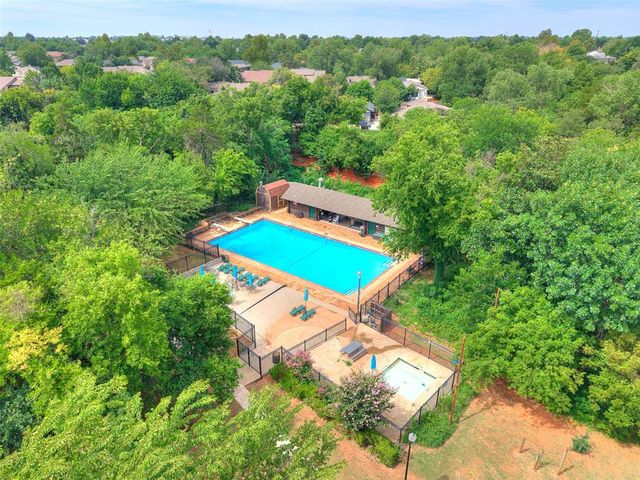 6112 Shaftsbury Road, Oklahoma City, OK 73132