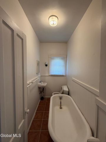 318 Georgetta Dix Plaza, Schenectady, NY 12307