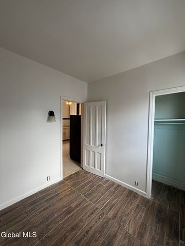 318 Georgetta Dix Plaza, Schenectady, NY 12307