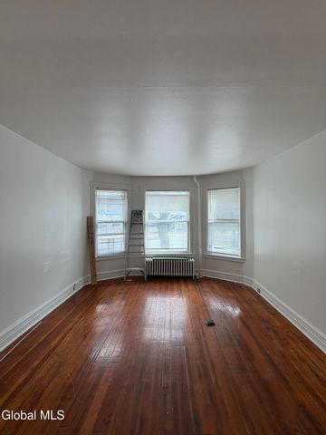318 Georgetta Dix Plaza, Schenectady, NY 12307