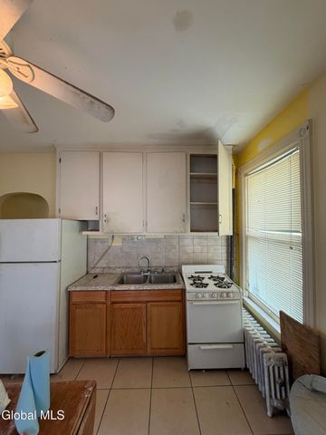 318 Georgetta Dix Plaza, Schenectady, NY 12307