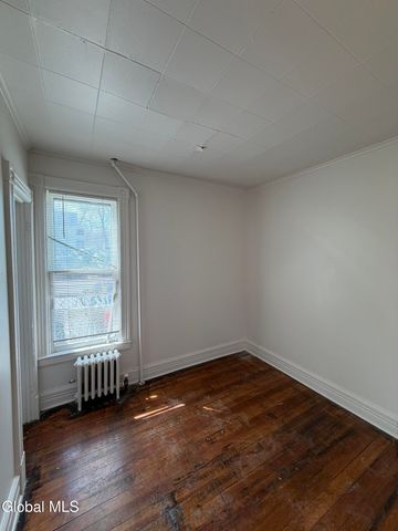 318 Georgetta Dix Plaza, Schenectady, NY 12307