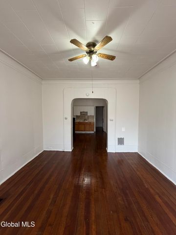 318 Georgetta Dix Plaza, Schenectady, NY 12307
