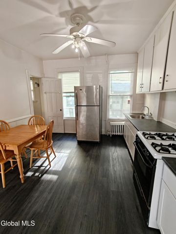 318 Georgetta Dix Plaza, Schenectady, NY 12307