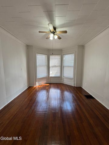318 Georgetta Dix Plaza, Schenectady, NY 12307