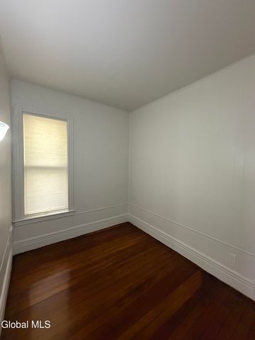 318 Georgetta Dix Plaza, Schenectady, NY 12307