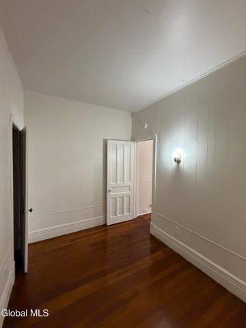 318 Georgetta Dix Plaza, Schenectady, NY 12307