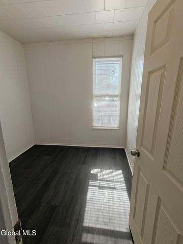 318 Georgetta Dix Plaza, Schenectady, NY 12307