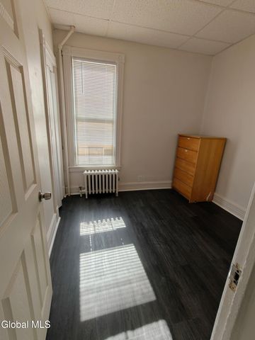 318 Georgetta Dix Plaza, Schenectady, NY 12307