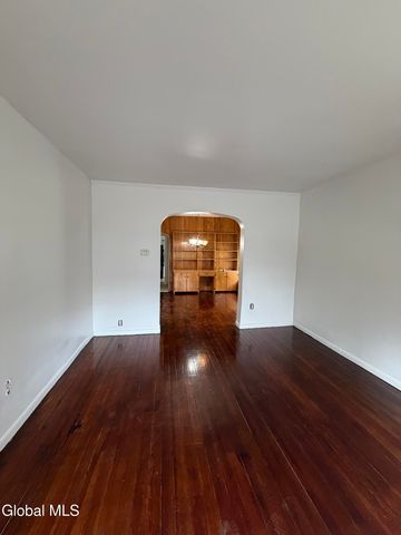 318 Georgetta Dix Plaza, Schenectady, NY 12307