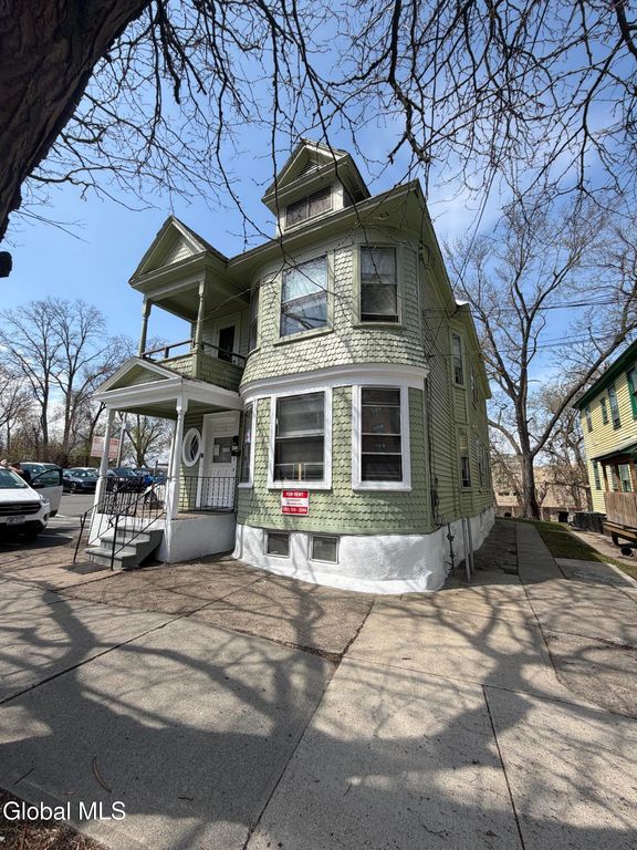 318 Georgetta Dix Plaza, Schenectady, NY 12307