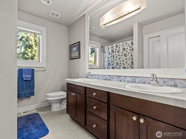 1727 Nile Avenue NE, Renton, WA 98059