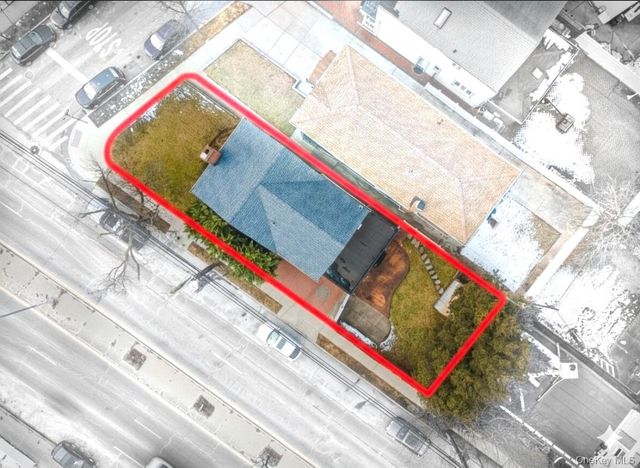 166-07 Union Turnpike, Fresh Meadows, NY 11366