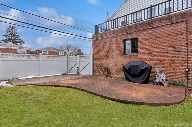 166-07 Union Turnpike, Fresh Meadows, NY 11366