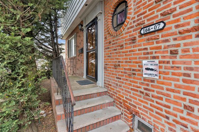 166-07 Union Turnpike, Fresh Meadows, NY 11366