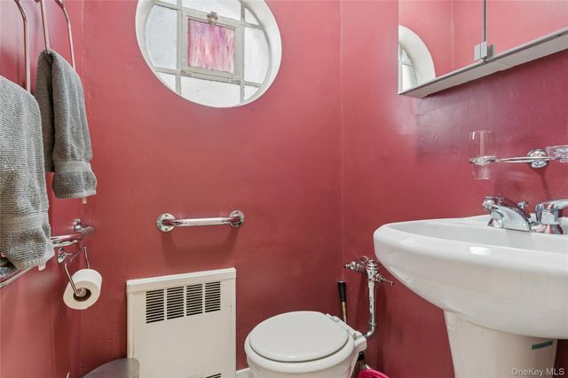 166-07 Union Turnpike, Fresh Meadows, NY 11366