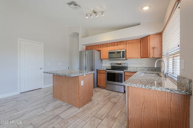 43689 W CAHILL Drive, Maricopa, AZ 85138